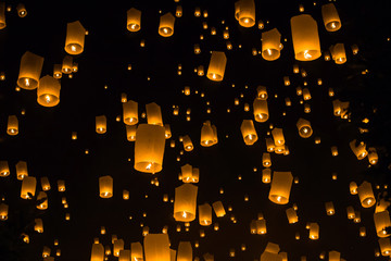 Chiang Mai Floating lantern Festival, Yee Peng Festival in the sky