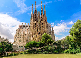 BARCELONA, SPAIN - SEPTEMBER 15: Sagrada Familia of 2015 in Barcelona. Sagrada a surname - the most known the buildings created by Antoni Gaudi. - obrazy, fototapety, plakaty