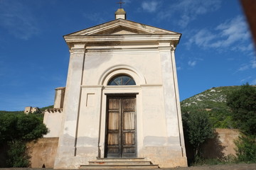 Fototapeta na wymiar Chiesa di San Severino Iglesias Sardegna campestre 