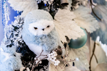 Obraz premium Décoration de sapin de Noël hibou blanc et bleu