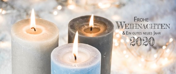 Weihnachtsgrußkarte - Brennende Adventskerzen mit Text in Deutsch - Weihnachtsgrüße