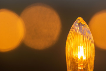 noël, bougie, électrique, bokeh, lumière, décoration, célébration, gros plan, macro, fête, festivité, hiver, maison,noel, culture, sentiments, atmostphère, douceur, chaleur, couleur