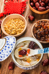 Peach gum snow saponin rice sugar water，Stewed peach gum with Sydney，Chinese traditional tonic