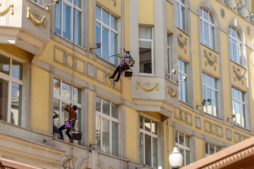 Fototapeta premium Window cleaners at work