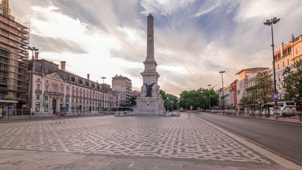 Fototapeta na wymiar Monument to the Restorers timelapse hyperlapse at Restauradores Square Lisbon, Portugal