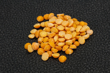 Raw dry peas for cooking