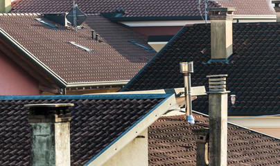 views of the roofs piled with details of the chimney chimneys