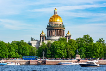 Fototapeta na wymiar Dome of St. Isaac's Cathedral, Saint Petersburg, Russia