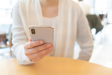 スマートフォン　女性