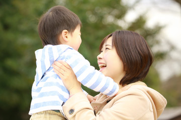 笑顔の親子