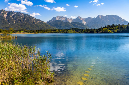Traumhafte Bergkulisse am Barmsee, N&auml;he Kr&uuml;n in Bayern