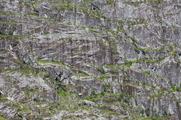 Berglandschaft am Stardalselva, Sommer in Norwegen