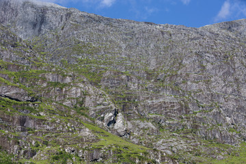 Berglandschaft am Stardalselva, Sommer in Norwegen