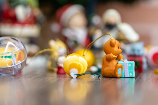 Enfeites de natal, diversos simbolos natalinos coloridos