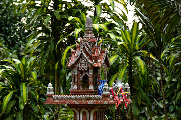 Fototapeta premium Ein Tradionelles Geisterhaus in Thailand