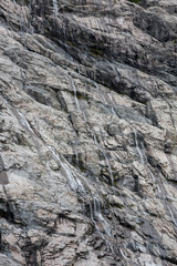 Detail der Felswand am Boyabreen Gletscher im Jostedalsbreen Nationalpark, Norwegen