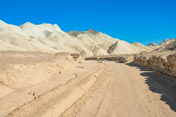 Fototapeta na wymiar Twenty Mule Team canyon Drive, Death Valley