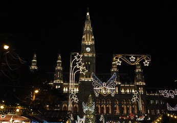 Obraz premium Vienna town hall square Christmas decorated 2018