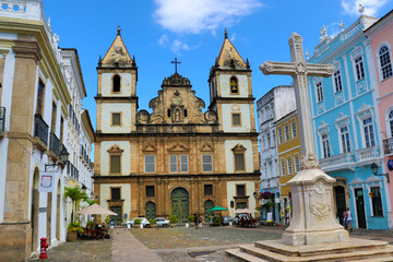 Fototapeta na wymiar beautiful colonial buildings - Salvador da Bahia, Brazil