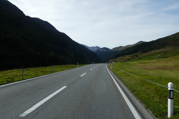 Kurven am Fl&uuml;elapass