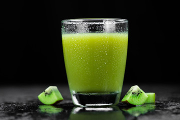 Kiwi Smoothie (selective focus)