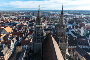 Obraz premium Ulm Cathedral spires against the cityscape