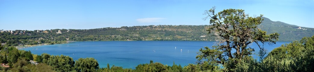 Fototapeta na wymiar Panoramic image of the lake of Castel Gandolfo south of Rome - Lazio - Italy