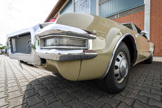 PAAREN IM GLIEN, GERMANY - JUNE 03, 2017: Full-size personal luxury car Oldsmobile Toronado, 1968. Exhibition "Die Oldtimer Show".