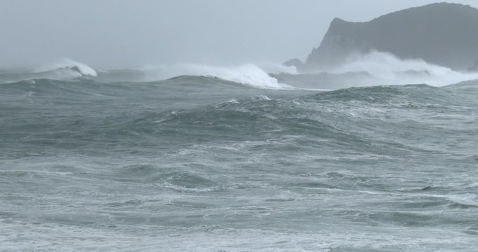 Large Hurricane Swells Sweep Ashore - Halong