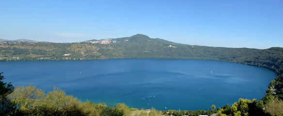 Obraz premium A lake of volcanic origin in Lazio