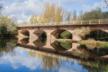 Puente sobre el río Bullaque en Ciudad Real