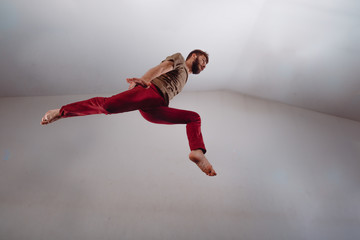 Naklejka premium Modern artistic dance