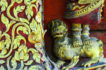 chinese dragon on the wall