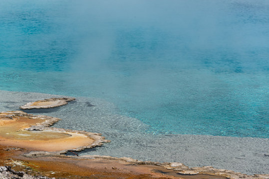 yellowstone geiser