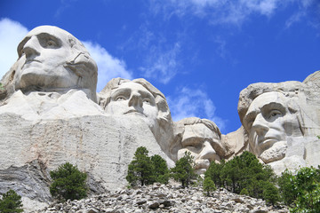 Looking up at Mount Rushmore presidents