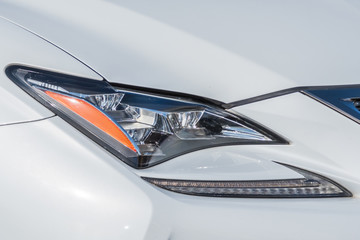 自動車のヘッドライト　Headlight of the car old © norikko