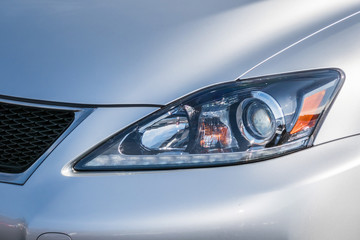 自動車のヘッドライト Headlight of the car old