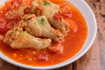 鶏手羽元のトマトスープ
