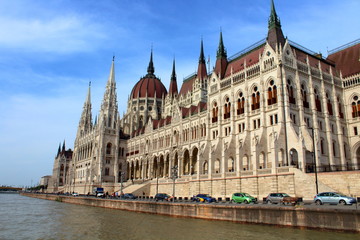 Obraz premium hungarian parliament in budapest