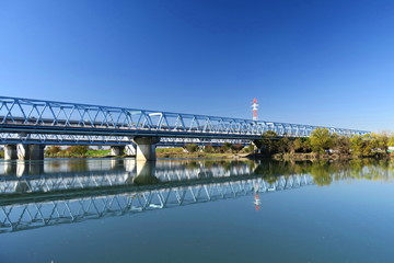 葛飾大橋のかかる冬の江戸川風景