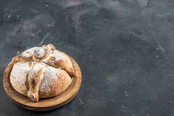 Pan de muerto black background
