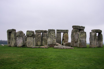 Stonehenge, ancient prehistoric stone monument located in Wiltshire, England. also an UNESCO World Heritage site.