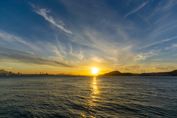 波間に伸びる海峡の夕日の光DSC2803