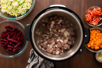 Electric multi cooker