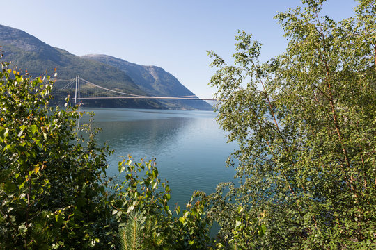 Die Hardangerbr&uuml;cke &uuml;ber den Eidfjord