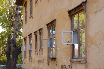 Fototapeta na wymiar windows in an old building