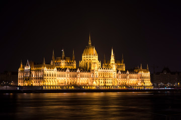Fototapeta premium View of the Hungarian Parliament building at night. Capital city Budapest.