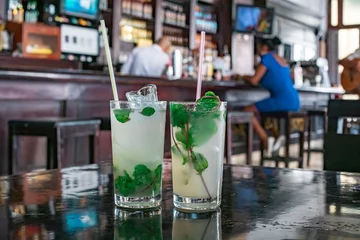 Fototapeten Mojito-Cocktail in einer Bar in Kuba / Havanna © Lena Wurm