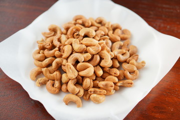 bowl of cashew nuts