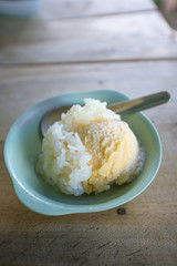 Mango ice cream with sticky rice thai style